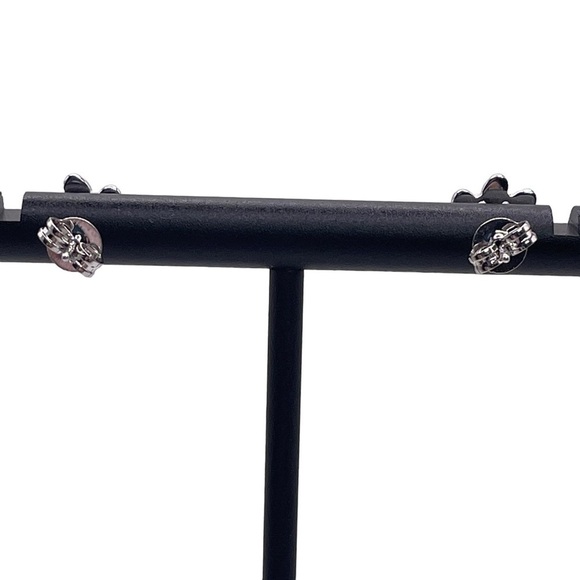 Paw Print stud earrings New - Picture 3 of 4